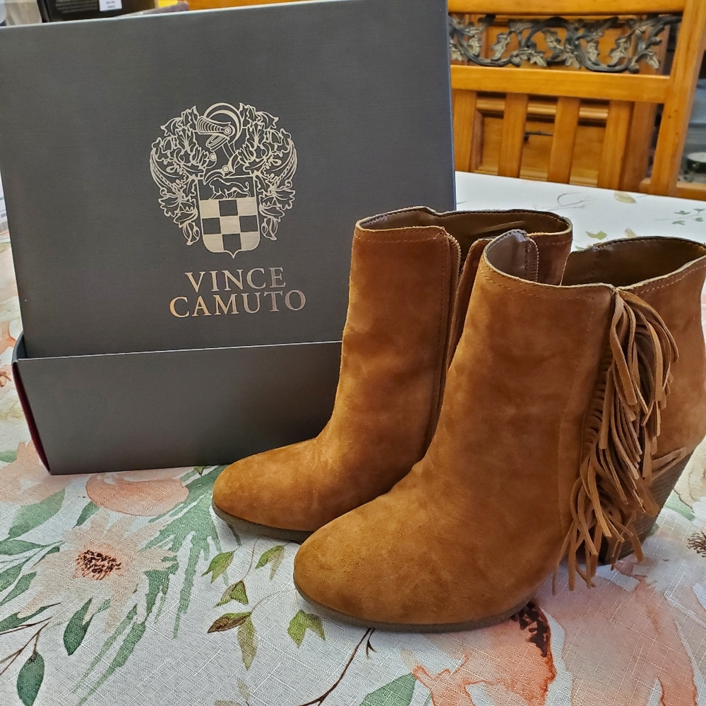 Vincent Camuto suede ankle boots, size 9